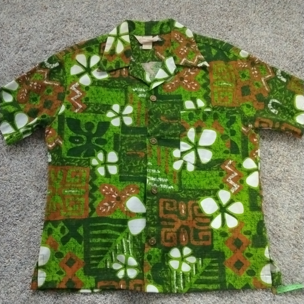 Royal Hawaiian shirt Size M AUTHENTIC aloha shirt great 4 St. Patrick's Day